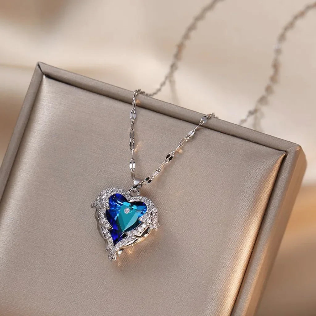 AURORA™️ – Peach Heart Pearl Oyster Clavicle Necklace