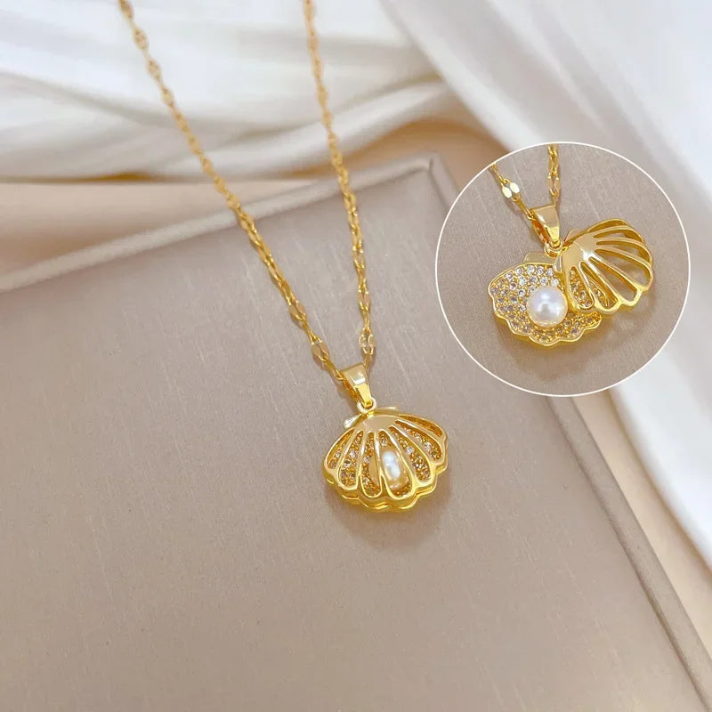 AURORA™️ – Peach Heart Pearl Oyster Clavicle Necklace