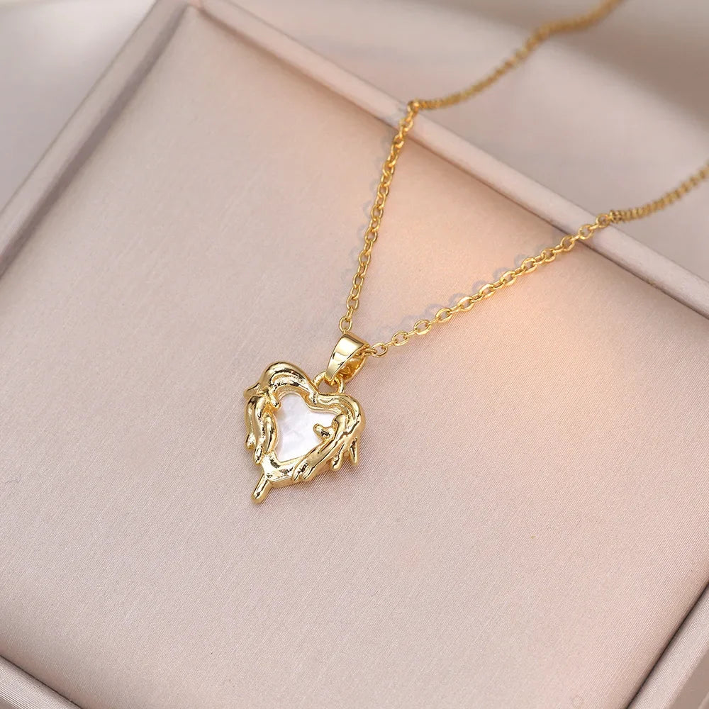 AURORA™️ – Peach Heart Pearl Oyster Clavicle Necklace