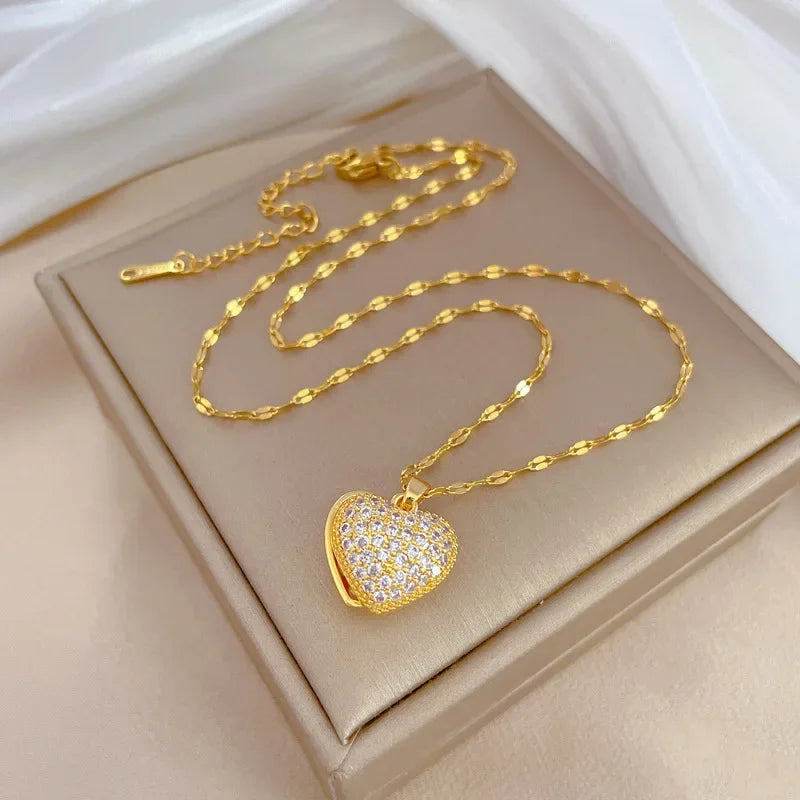 AURORA™️ – Peach Heart Pearl Oyster Clavicle Necklace